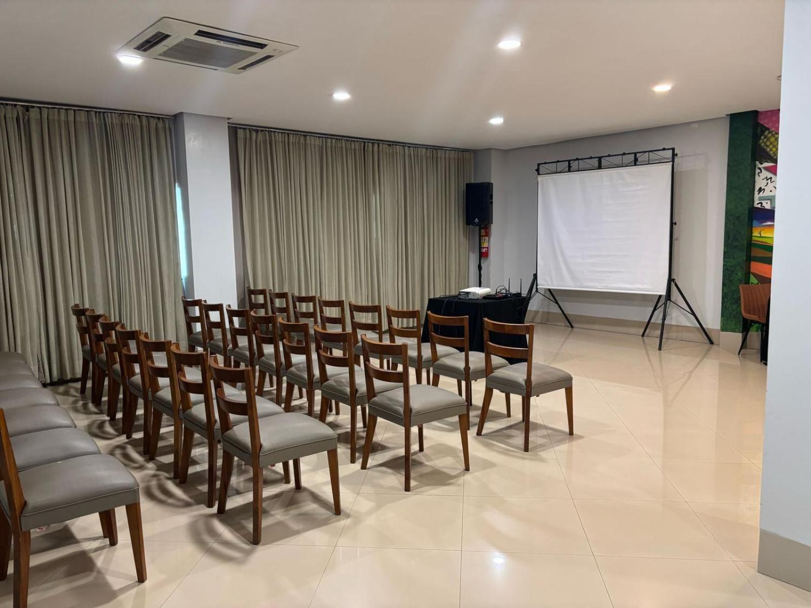 Pumma Business Hotel Canaa dos Carajas Екстериор снимка